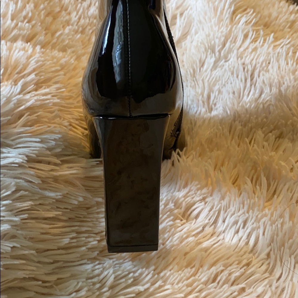Shoes - Picture 2 of 4